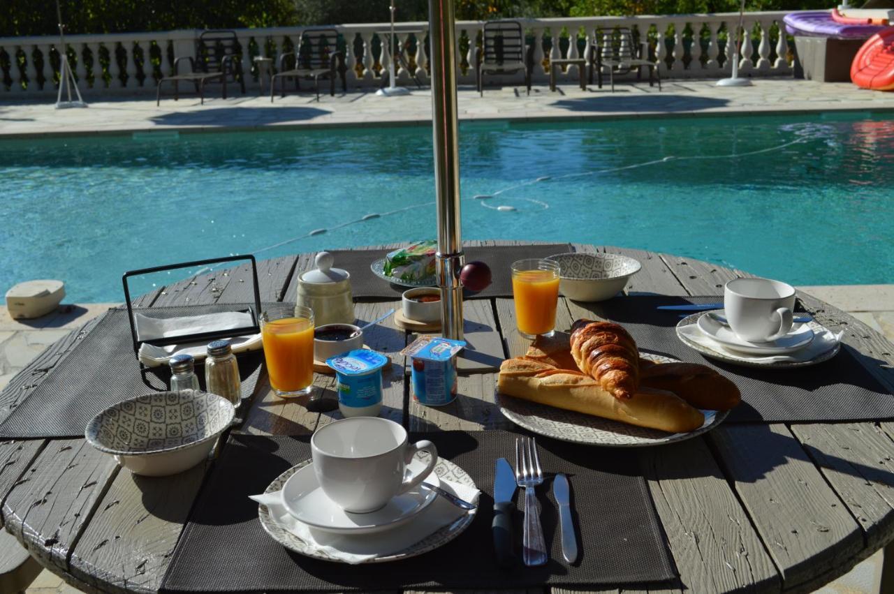 Villa Jalna Chambre, Suites Et Appartement Roquefort-les-Pins Εξωτερικό φωτογραφία